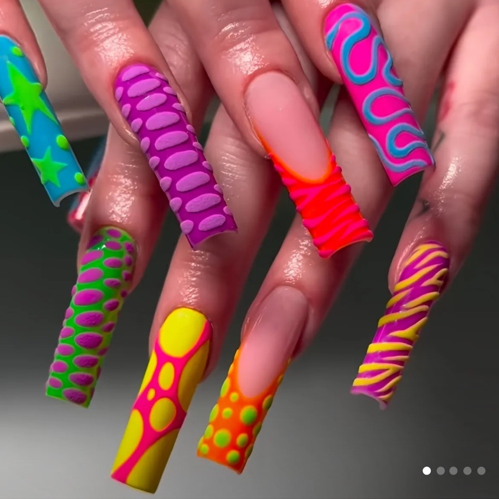 Vibrant Patterned Press-On Nails